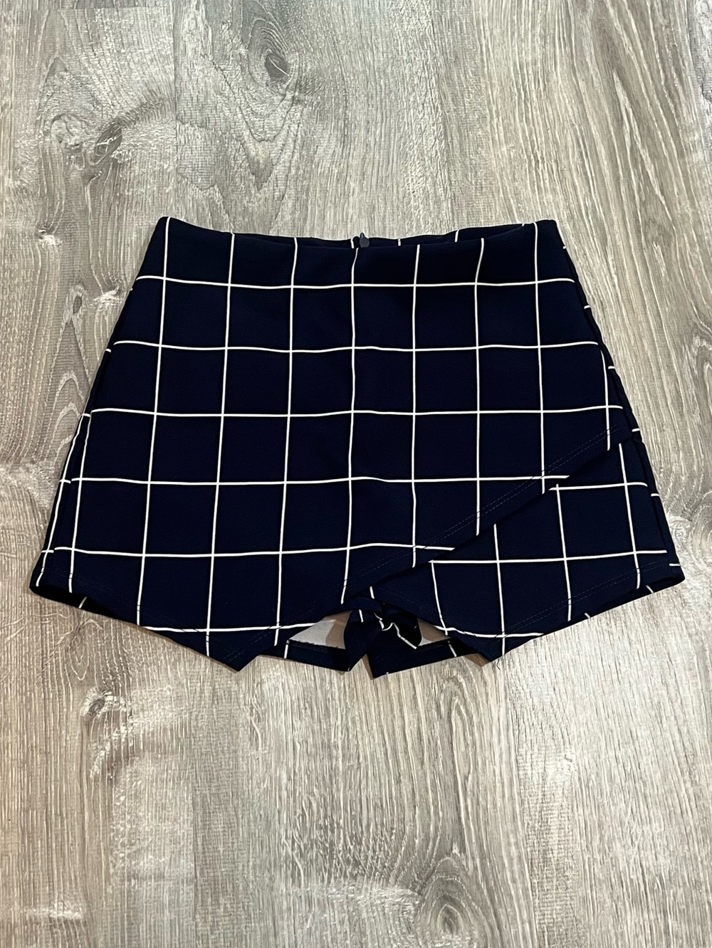 Blue Blush Size Small Navy Blue and White Window Pane Striped Shorts Skort